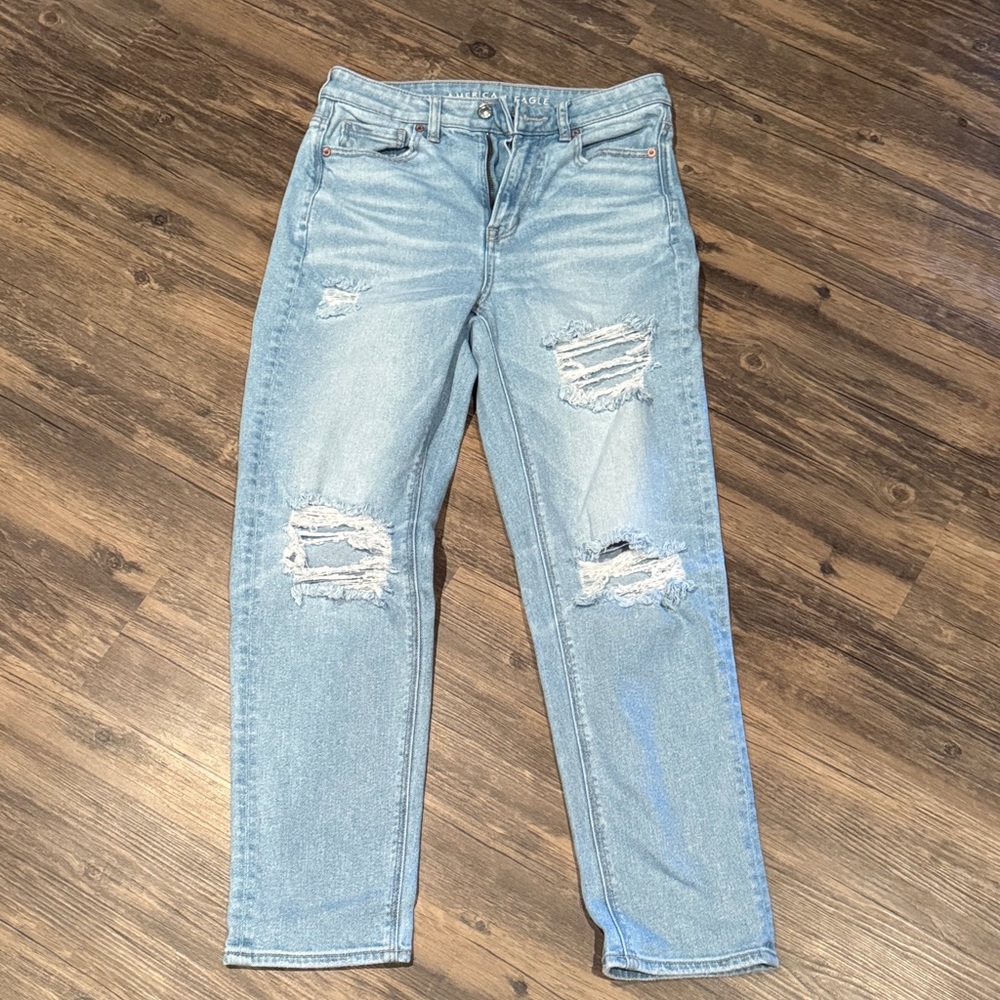 American Eagle Outfitters Distressed Denim Boyfriend Jeans
